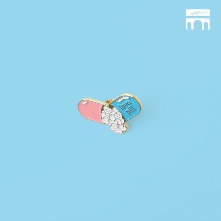 دبوس زينة - love pill